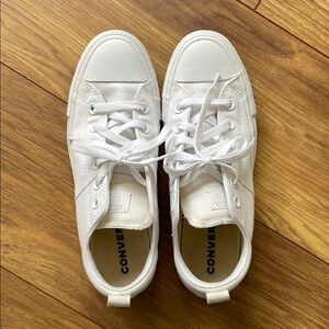 Converse All Star Women’s All White Low-Top Sneakers Size 9